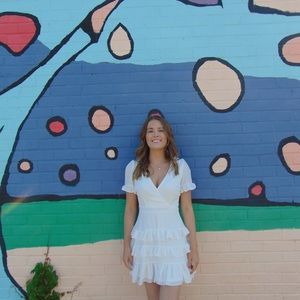 Short sleeve white dress! Size small can fit medium as well!!